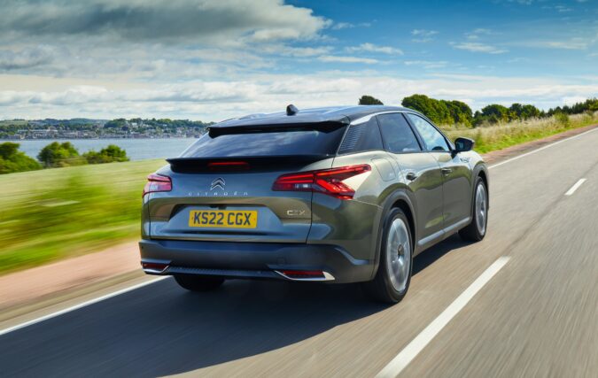 Citroen C5 X Rear in motion