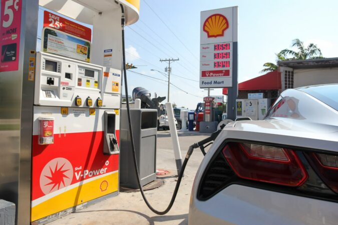 How To Put Gas In A Car