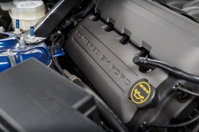 muscle car V8 engine