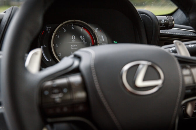 Trac Off Lexus
