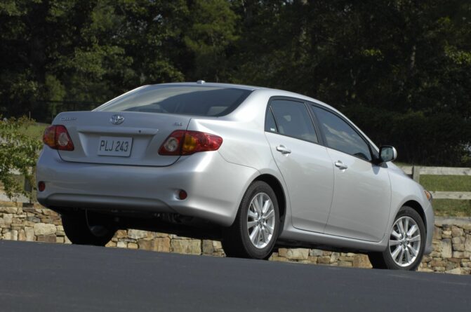 2010 Toyota Corolla Wiper Blade Size