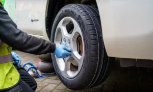 How To Put Air In Tires At Gas Station