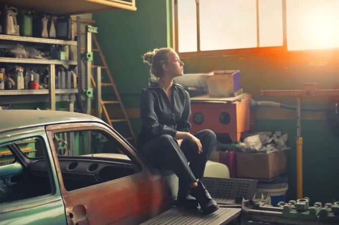 Rent A Garage To Work On Car
