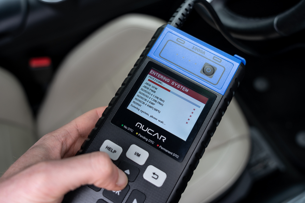 MUCAR JS501 Car Jump Starter & OBD Reader Review