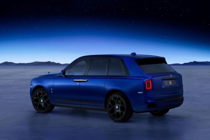 Rolls-Royce Black Badge Cullinan Blue Shadow