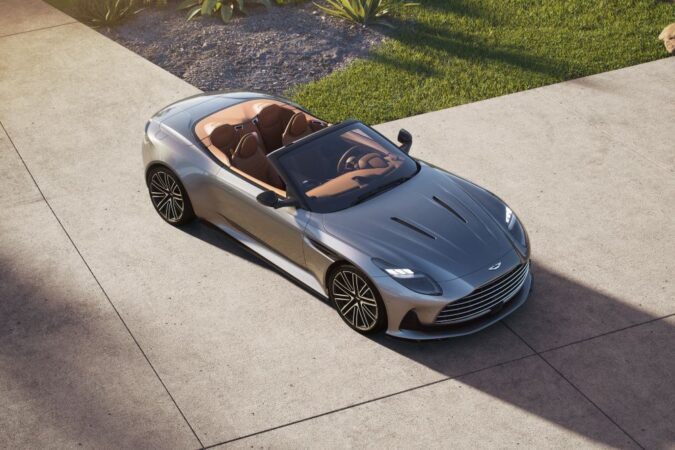 Aston Martin DB12 Volante Grand Tourer