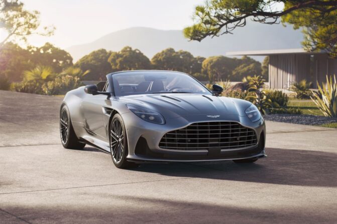 Aston Martin DB12 Volante Grand Tourer