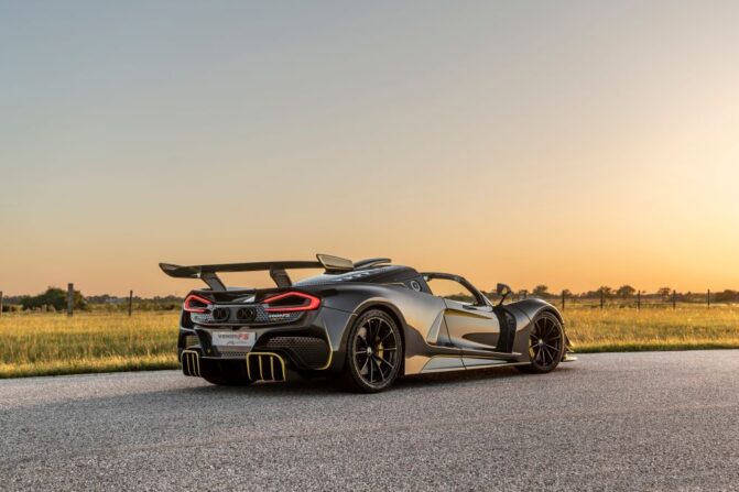 Hennessey Venom F5 Revolution Roadster Supercar Carbon Fiber