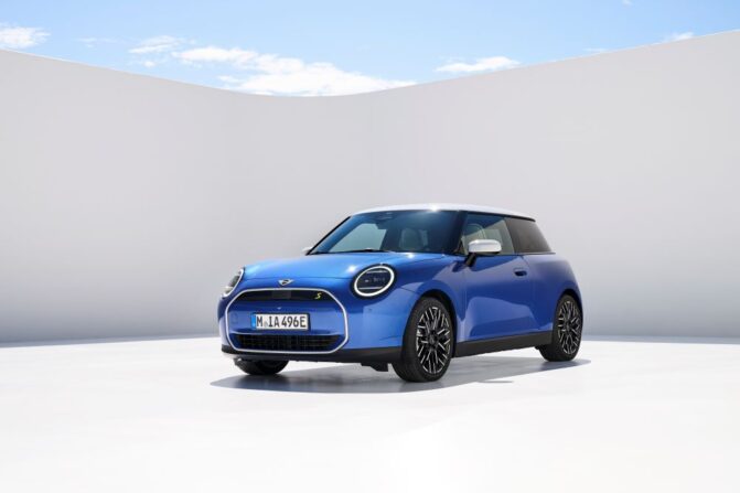 MINI Cooper 2024 EV Electric Car