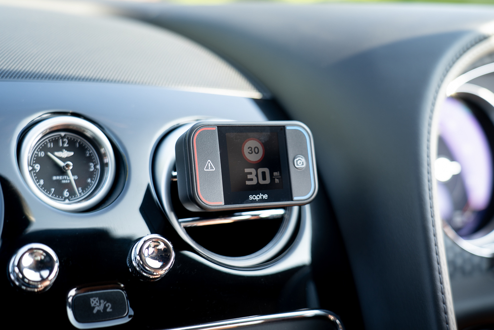 Saphe Flash Mini Avertisseur De Flash Drive Pour Voiture Avec écran Couleur - Affiche Les Radars, Les Dangers - Données De  - Pas D'abonnement Nécessaire