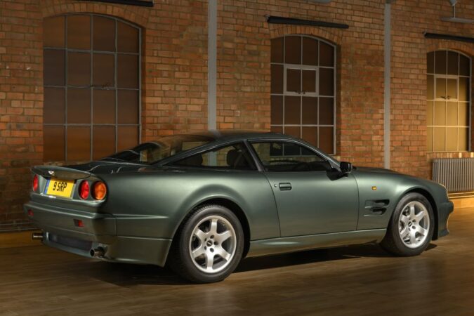 Aston Martin V8 Vantage V550