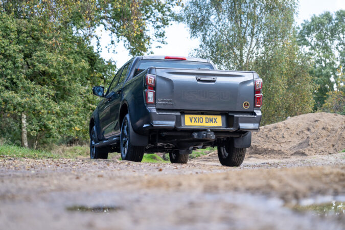 Isuzu D-Max V-Cross Auto Review