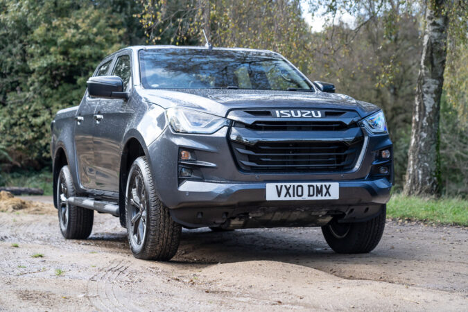 Isuzu D-Max V-Cross Auto Review