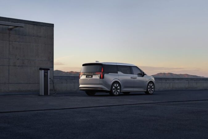 Volvo EM90 Electric MPV