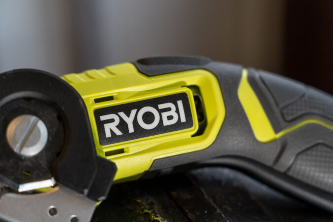 Ryobi 4V Lithium Cordless Cutting Tool RCT4-120G Review