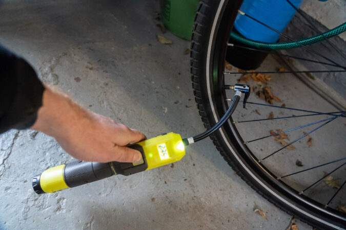 Ryobi 4V Lithium Cordless Inflator RI4-120G Review