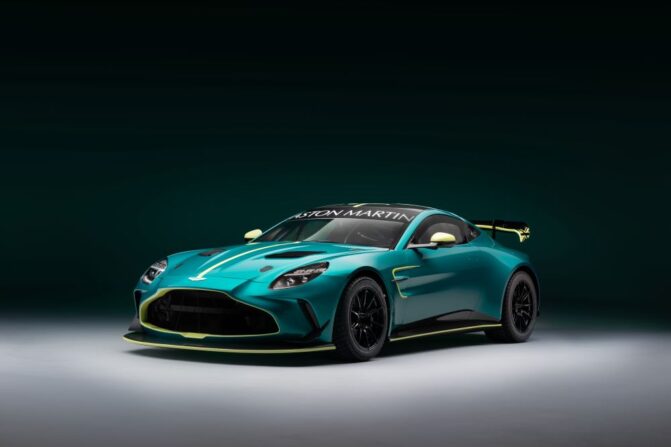 Aston Martin Vantage GT4