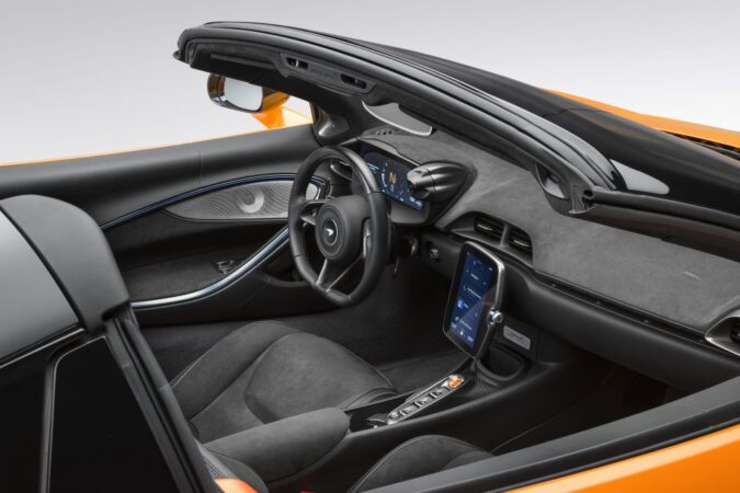 McLaren Artura Spider