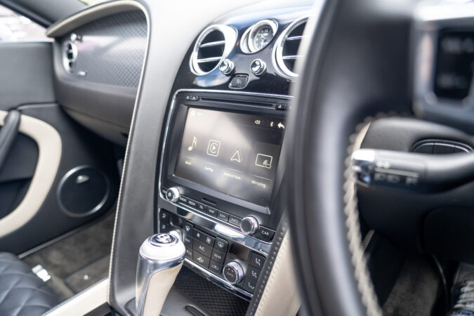 Bentley RNS810 CarPlay and Android Auto Integrated Automotive Kit Review