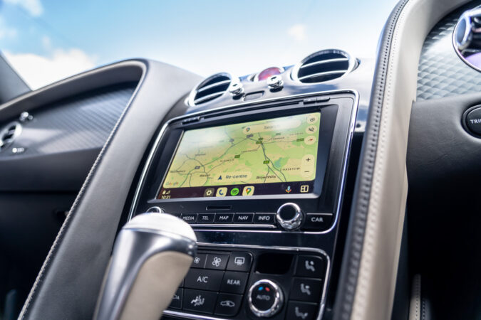 Bentley RNS810 CarPlay and Android Auto Integrated Automotive Kit Review