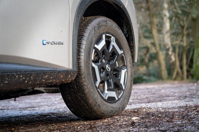 Nissan X-Trail N-Trek E-4ORCE Review