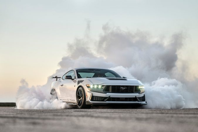 Hennessey SUPER VENOM Ford Mustang GT Dark Horse