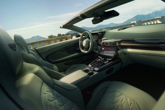 Aston Martin Vanquish Volante