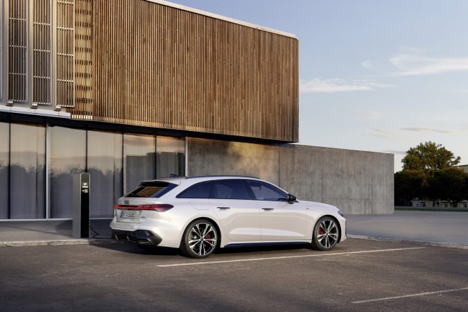 Audi A5 e-hybrid quattro Avant Saloon