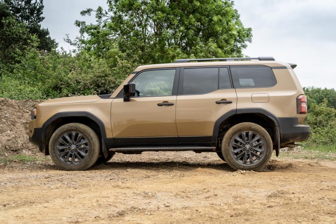 Off Road Testing: Land Cruiser Invincible 2.8